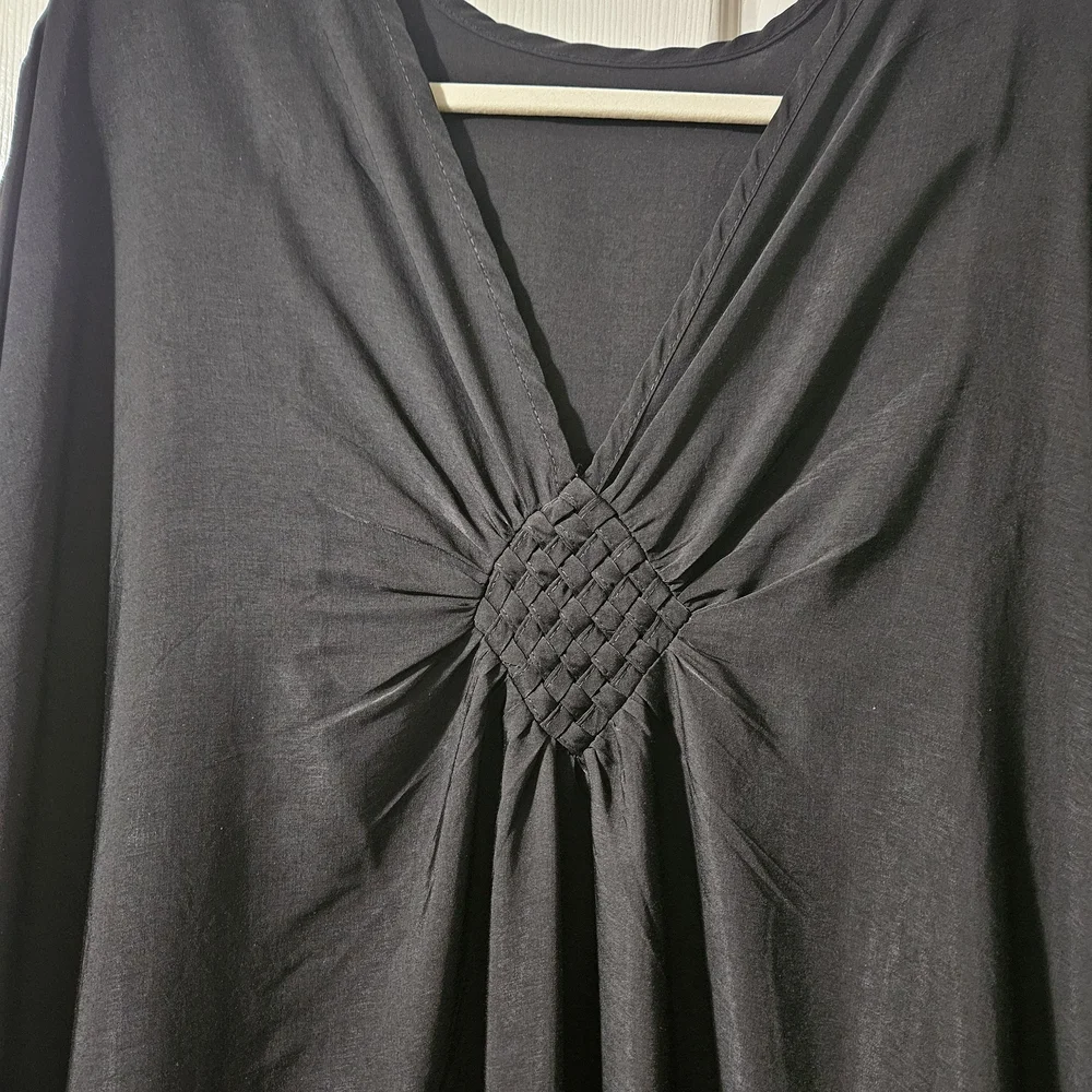Flowy Black V-Neck Maxi Kaftan - Picture 2 of 4